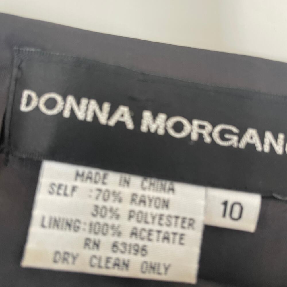 Donna Morgan Pinstriped Rose Embroidered Dress Size 10 Scoop Neck - Picture 4 of 7